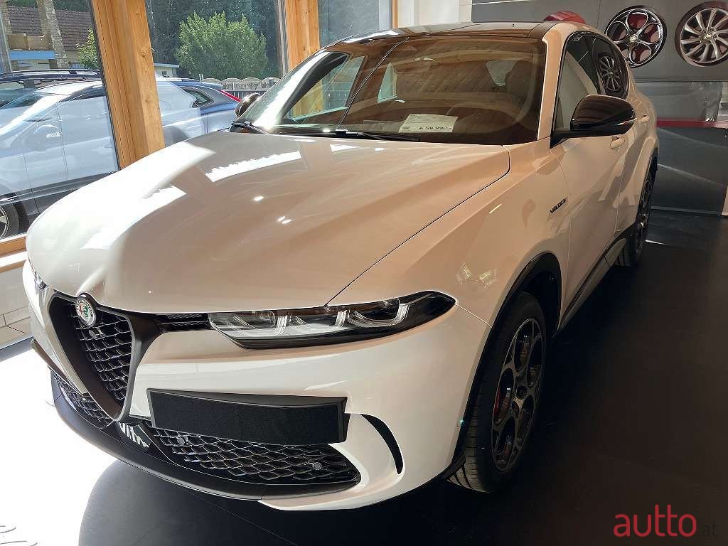 2023' Alfa Romeo Tonale photo #1
