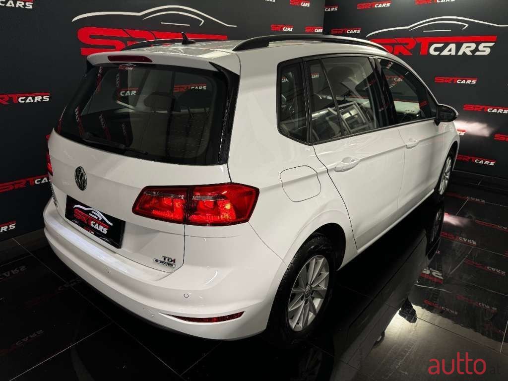 2014' Volkswagen Golf photo #3