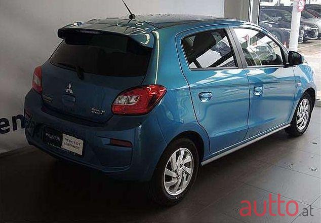 2017' Mitsubishi Space Star photo #2