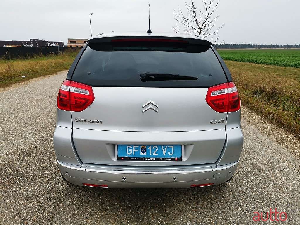 2009' Citroen C4 Picasso photo #5