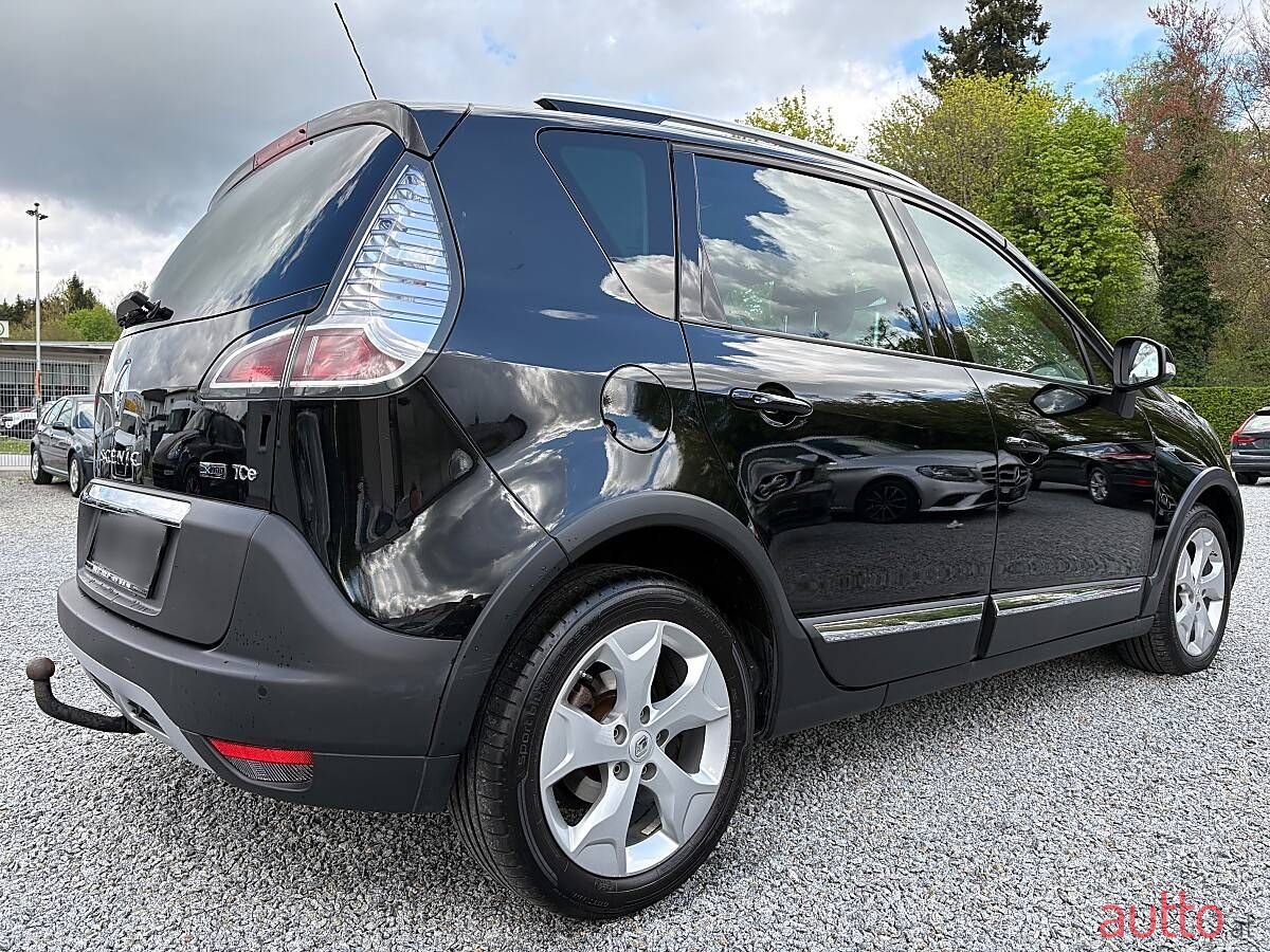 2015' Renault Scenic photo #6