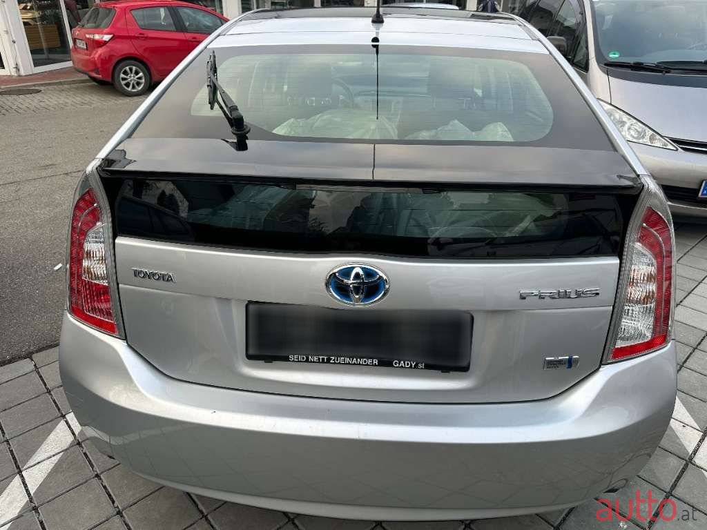 2013' Toyota Prius photo #5