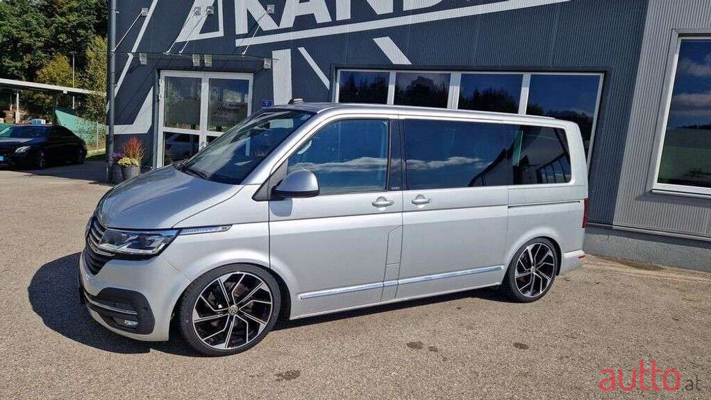 2021' Volkswagen Multivan photo #4