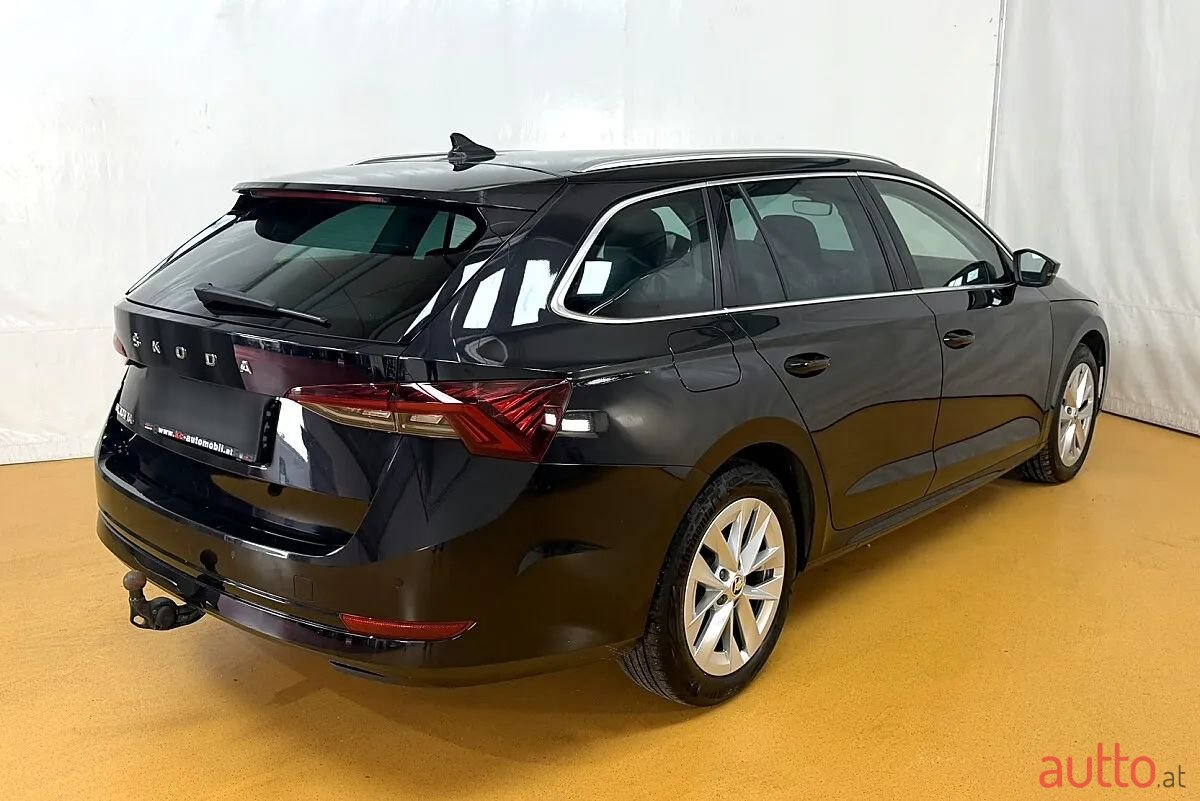 2023' Skoda Octavia photo #4
