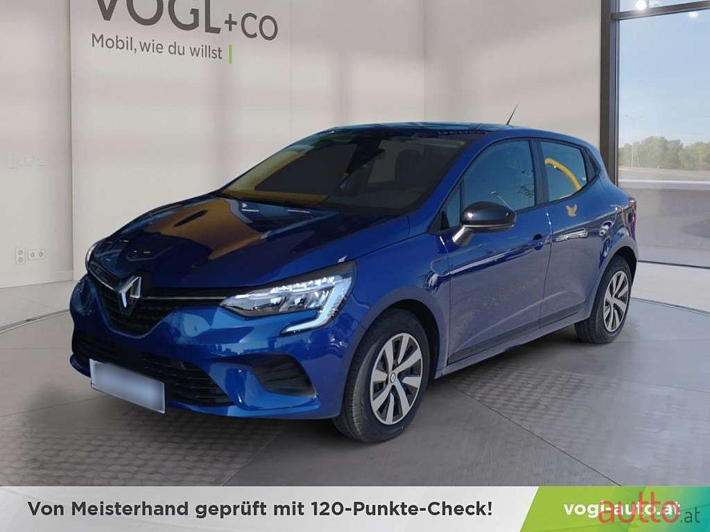 2023' Renault Clio photo #1
