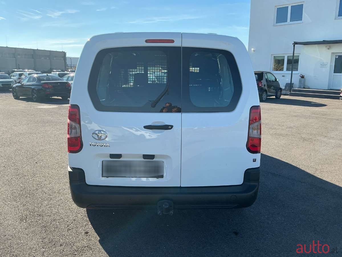 2021' Toyota ProAce photo #5