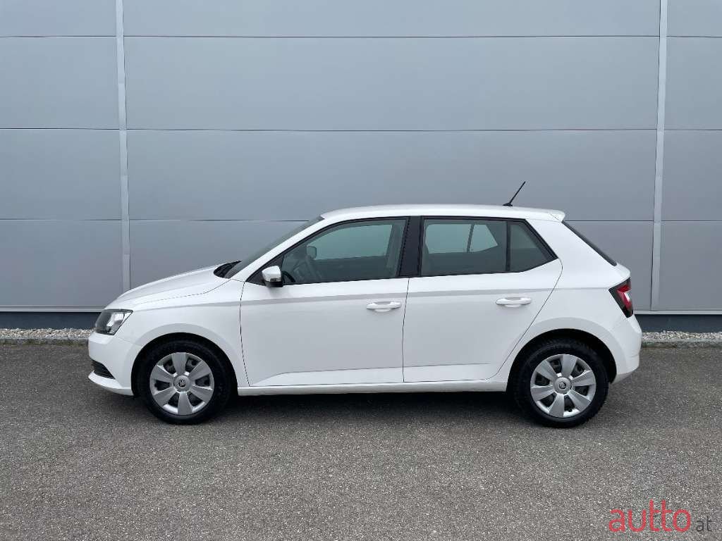 2015' Skoda Fabia photo #3