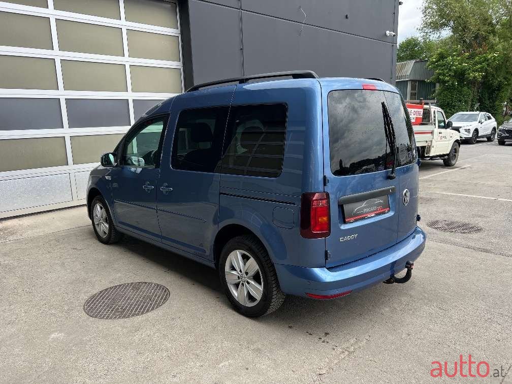 2017' Volkswagen Caddy photo #6