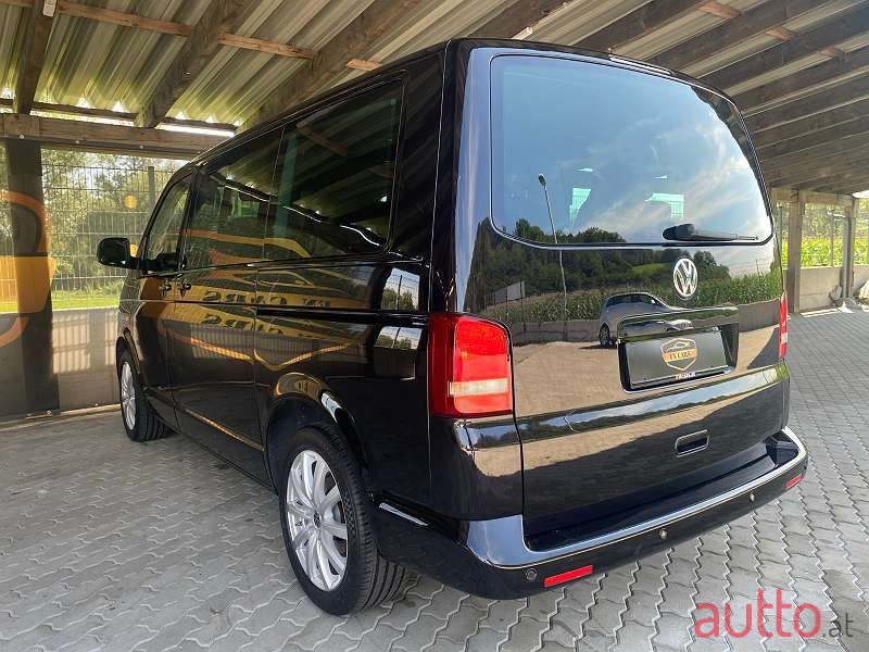 2011' Volkswagen Multivan photo #4