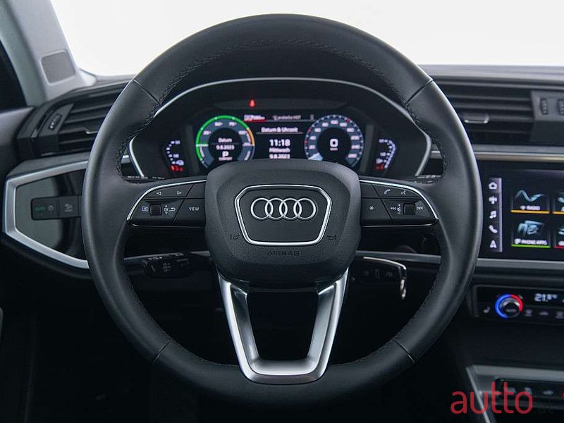 2022' Audi Q3 photo #5
