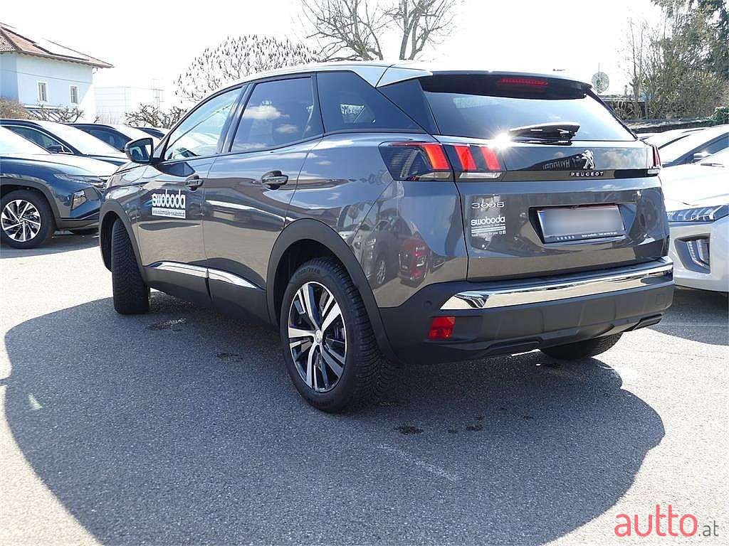 2023' Peugeot 3008 photo #1