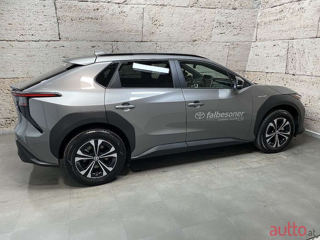 2023' Toyota bZ4X photo #4