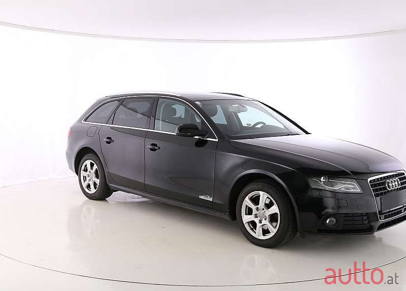 2011' Audi A4 photo #4