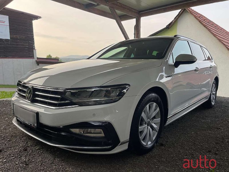 2019' Volkswagen Passat photo #2