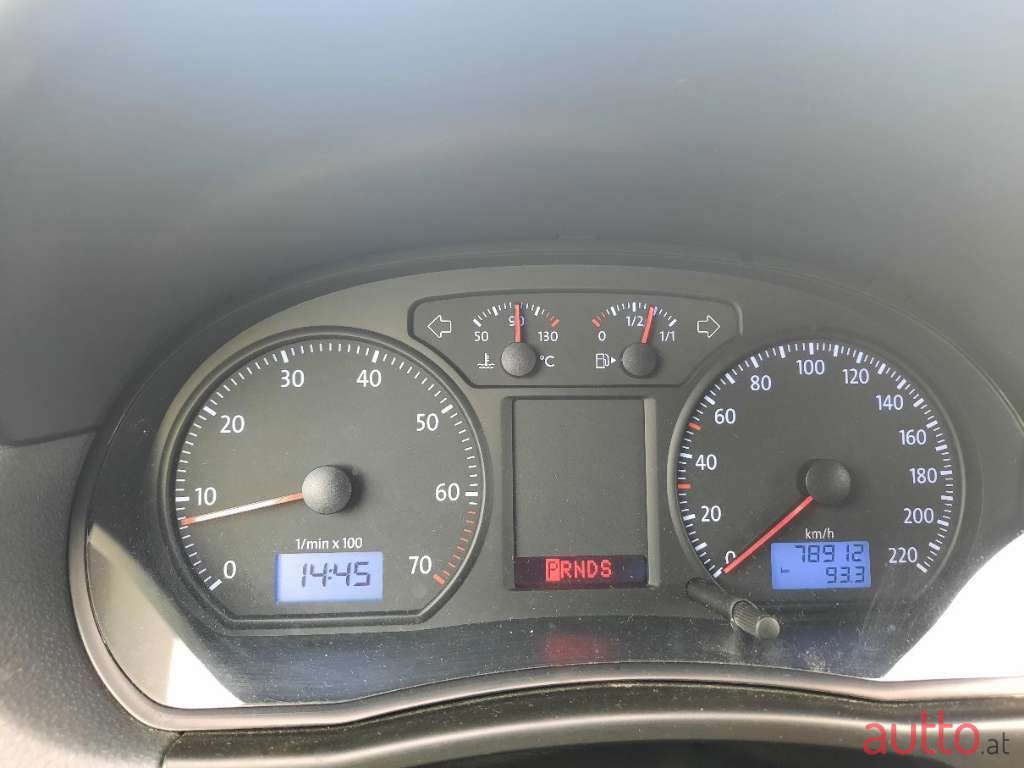 2008' Volkswagen Polo photo #2