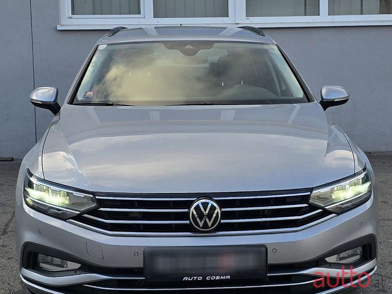 2020' Volkswagen Passat photo #2