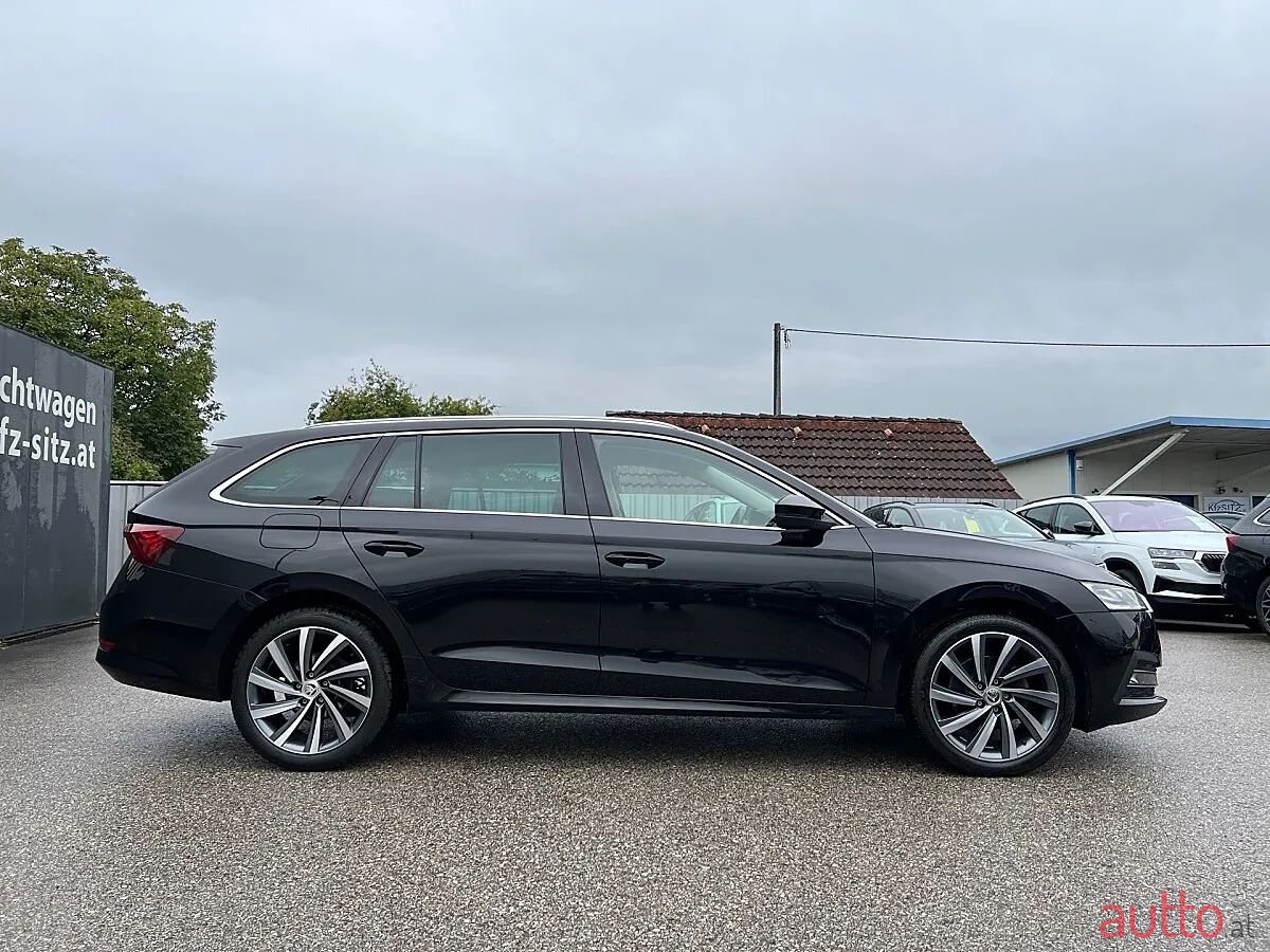 2023' Skoda Octavia photo #2