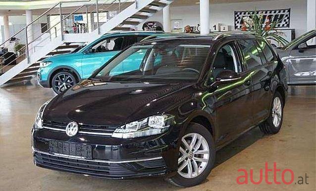 2018' Volkswagen Golf photo #1