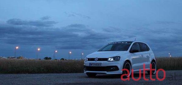 2014' Volkswagen Polo photo #1