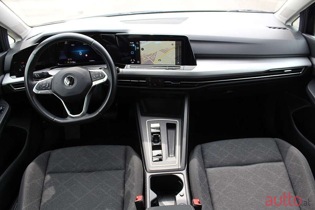 2021' Volkswagen Golf photo #4