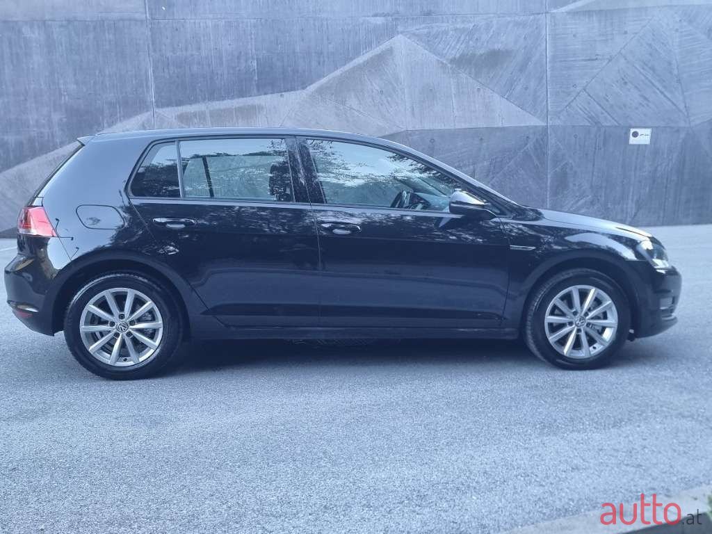 2015' Volkswagen Golf photo #2