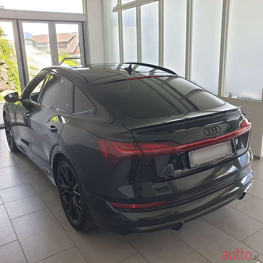 2022' Audi e-tron photo #5