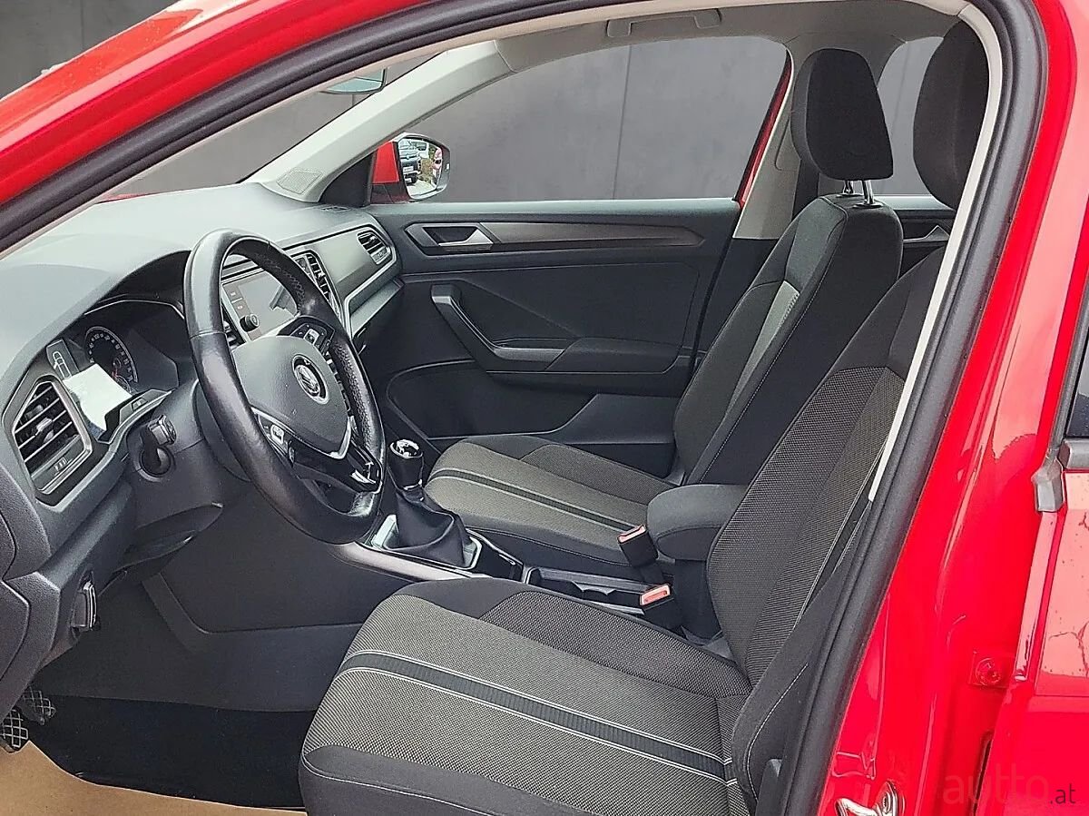 2018' Volkswagen T-Roc photo #6