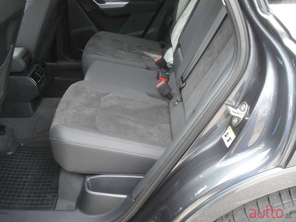 2019' Audi Q3 photo #6