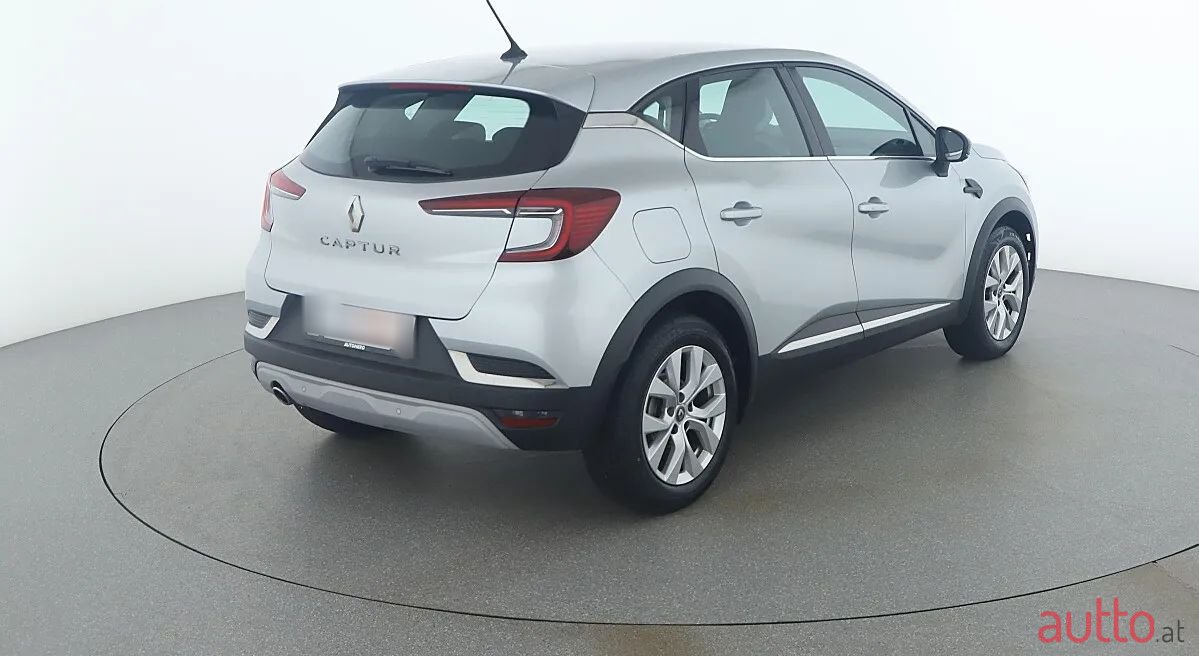 2020' Renault Captur photo #5