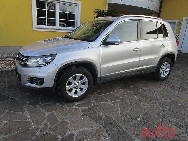 2012' Volkswagen Tiguan photo #1