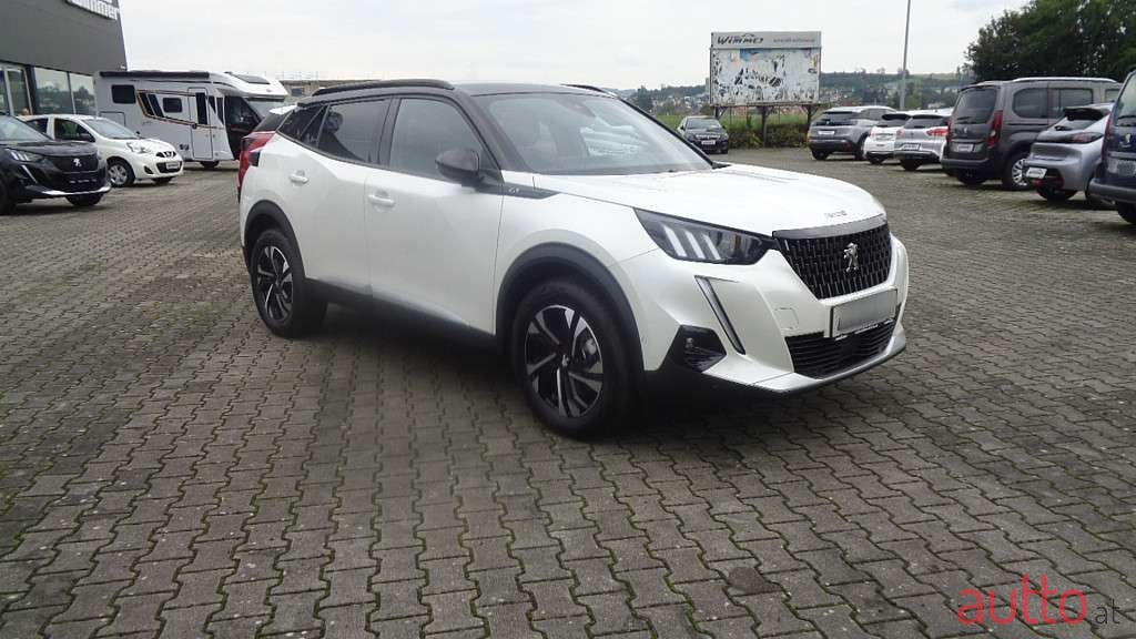 2022' Peugeot 2008 photo #5