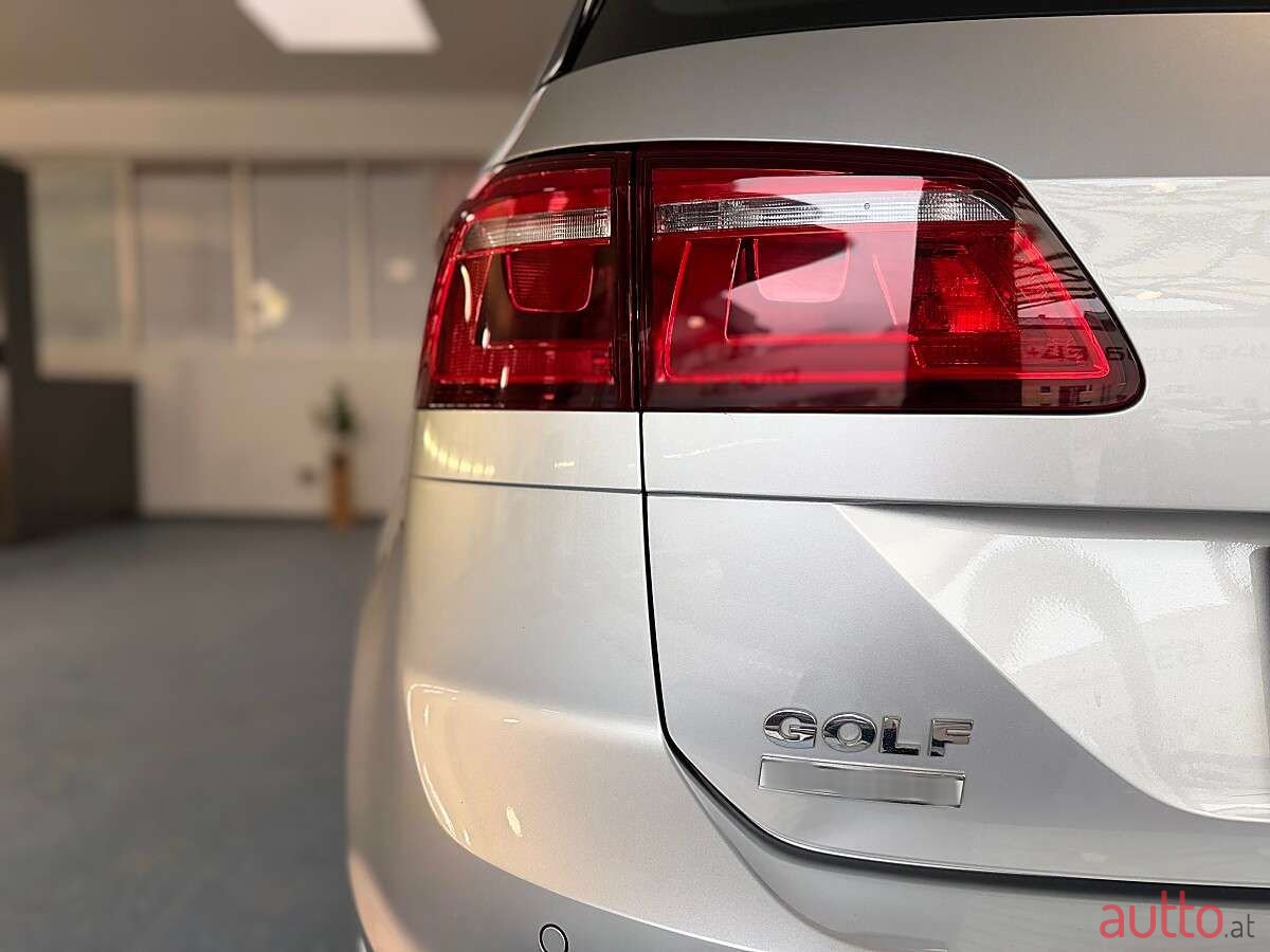 2015' Volkswagen Golf photo #4