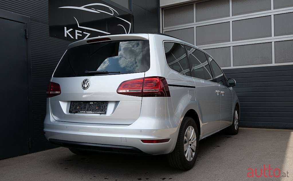 2019' Volkswagen Sharan photo #1