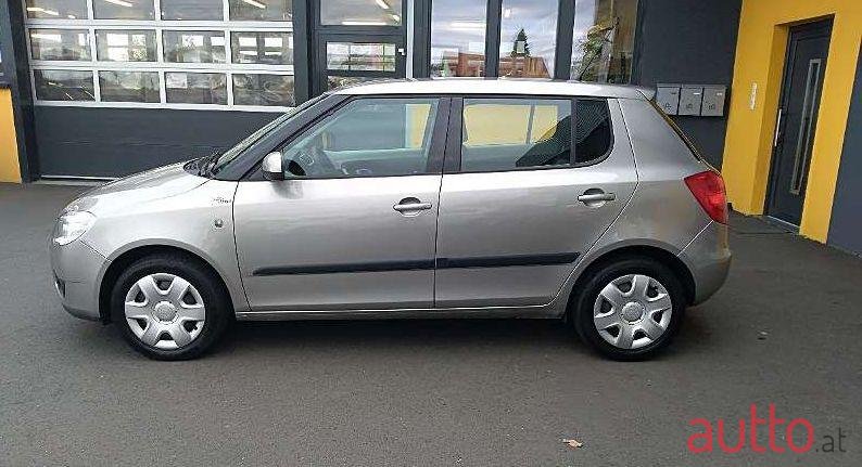 2009' Skoda Fabia photo #2