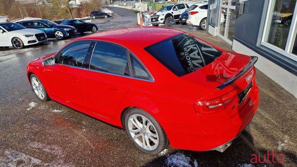 2012' Audi A4 photo #6