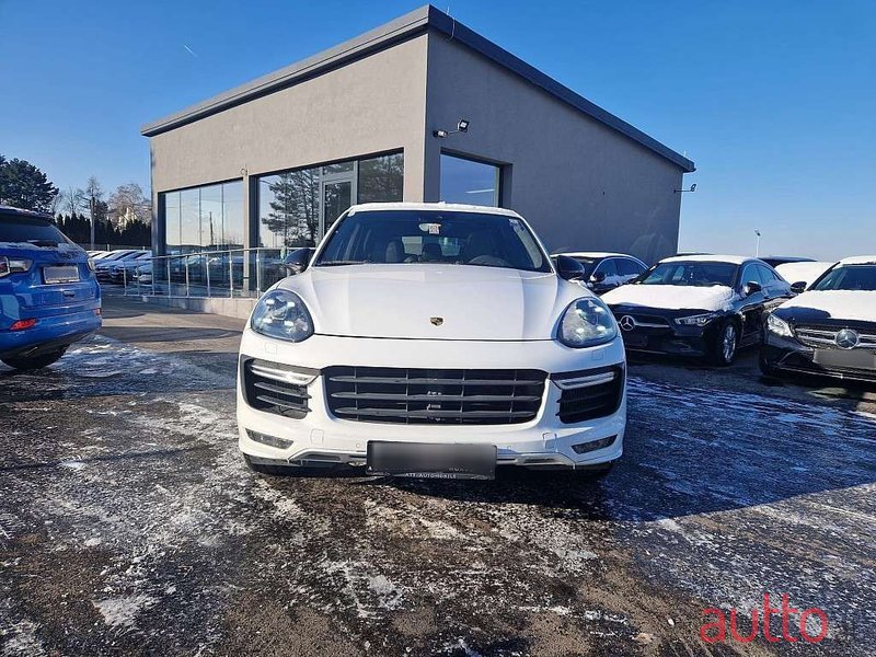 2015' Porsche Cayenne photo #1