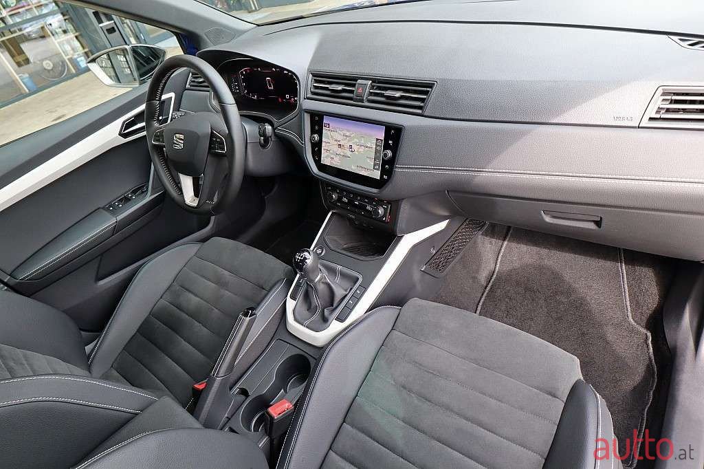 2020' SEAT Arona photo #4