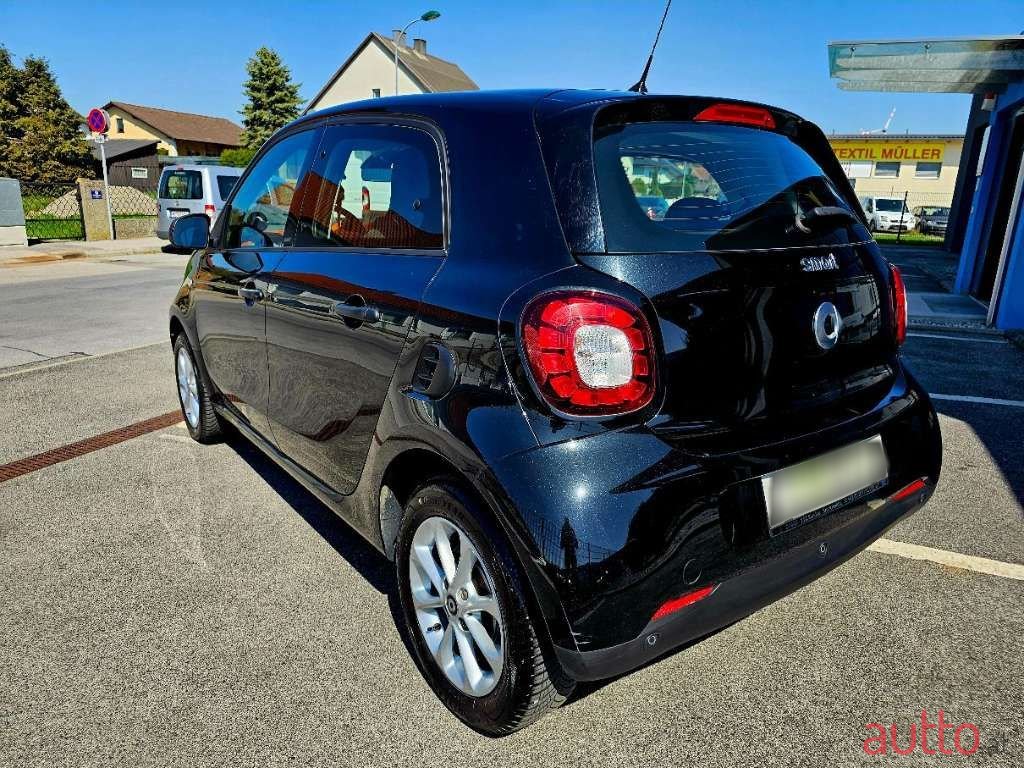 2019' Smart Forfour photo #6