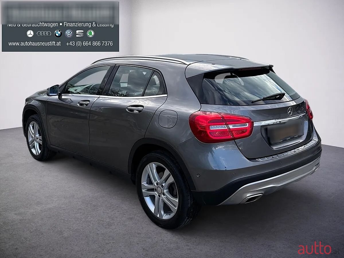 2015' Mercedes-Benz Gla-Klasse photo #4