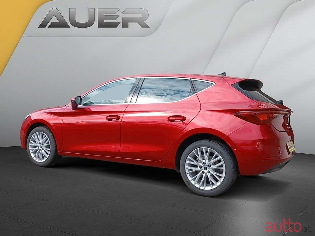 2021' SEAT Leon photo #3