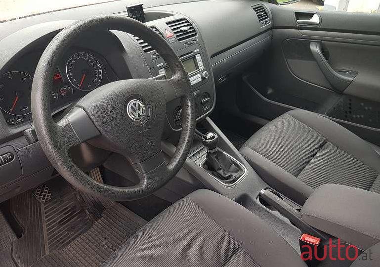 2006' Volkswagen Golf photo #1