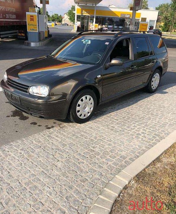 2003' Volkswagen Golf photo #1