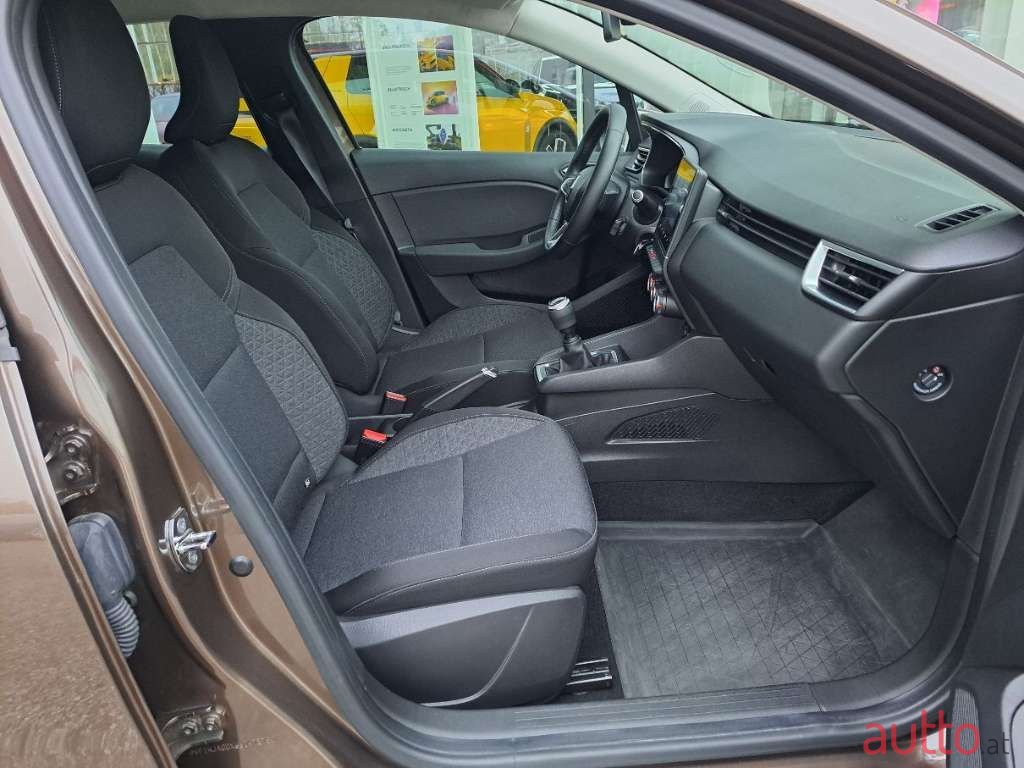 2021' Renault Clio photo #6