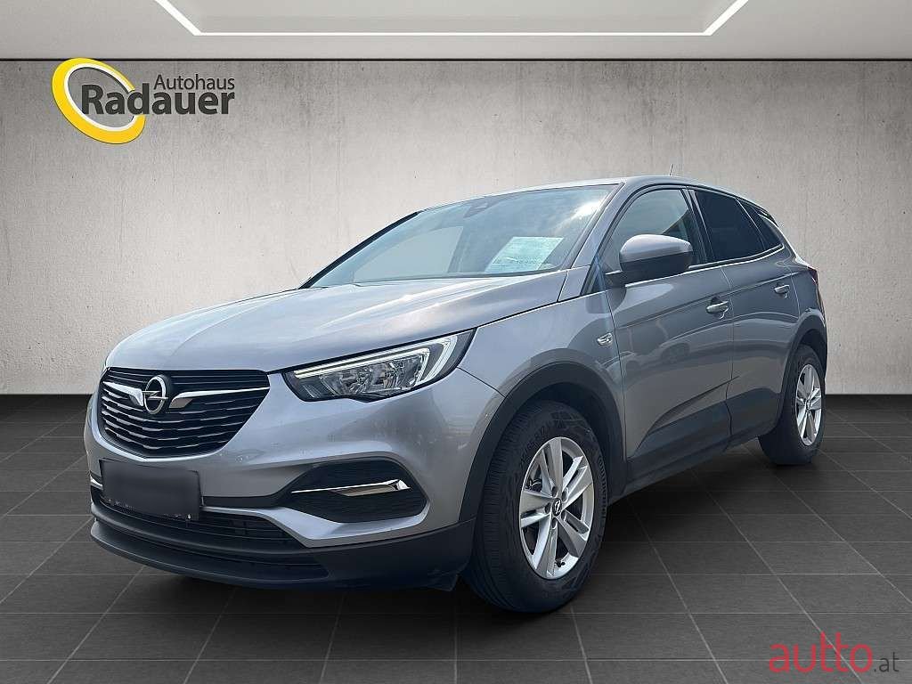 2020' Opel Grandland X photo #1