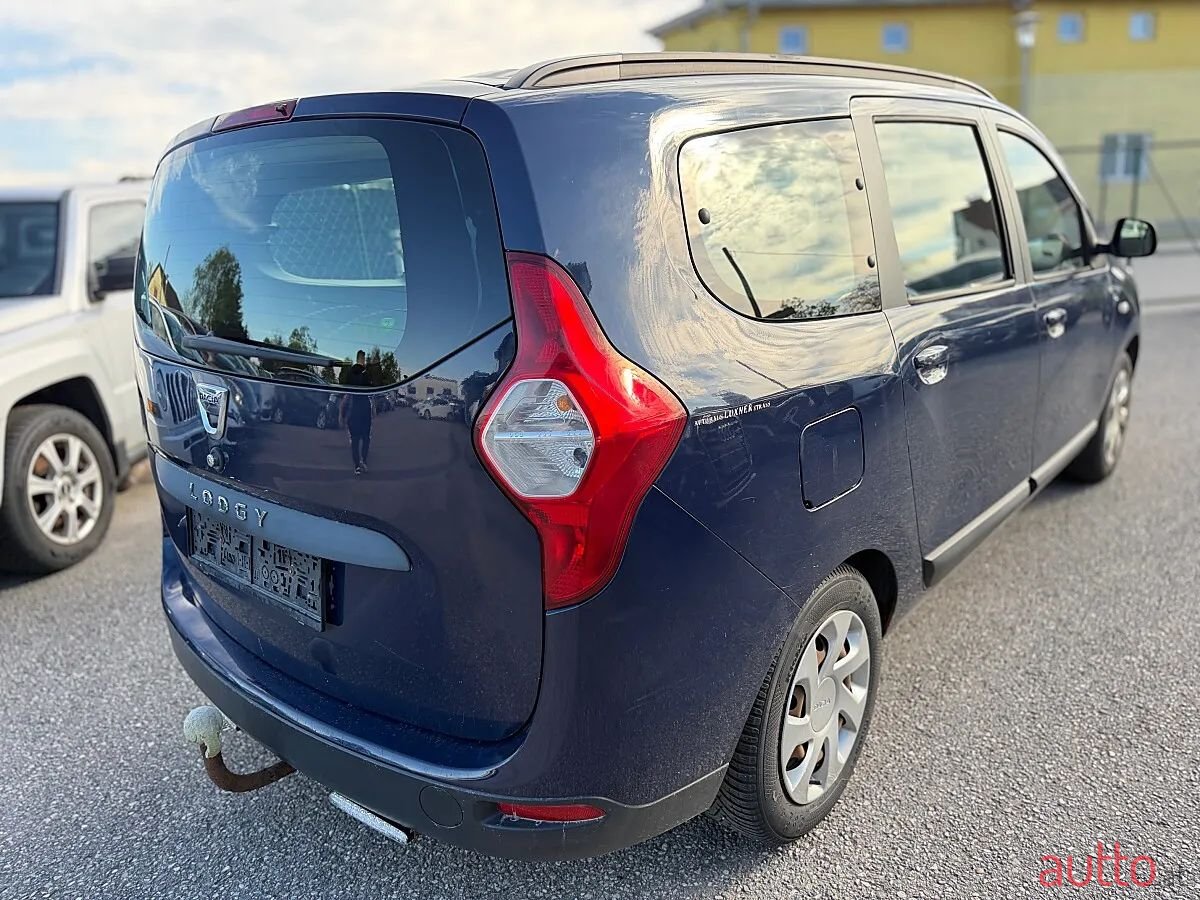 2013' Dacia Lodgy photo #2