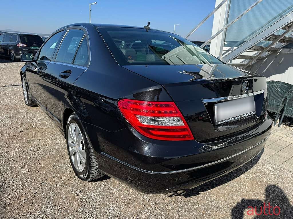 2014' Mercedes-Benz C-Klasse photo #3