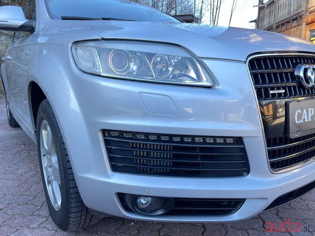 2008' Audi Q7 photo #5