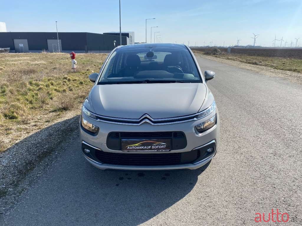2017' Citroen C4 Picasso photo #2