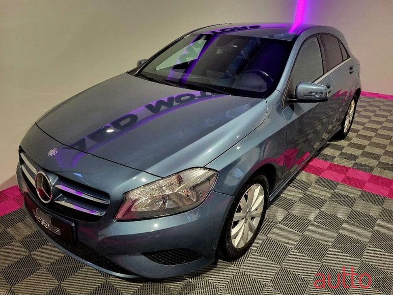 2015' Mercedes-Benz A-Klasse photo #6