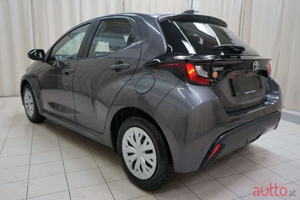2021' Toyota Yaris photo #3